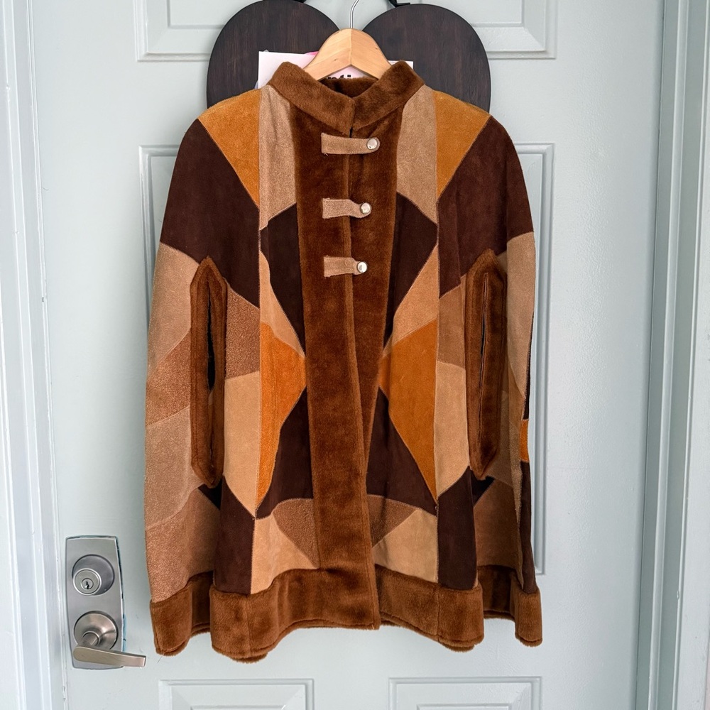 Geometric Patchwork Cape Coat - Picture 10 of 11